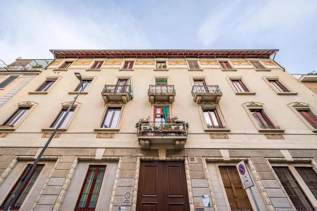 The Minimal Chic Home - Isola District Milan 0*,  Italy