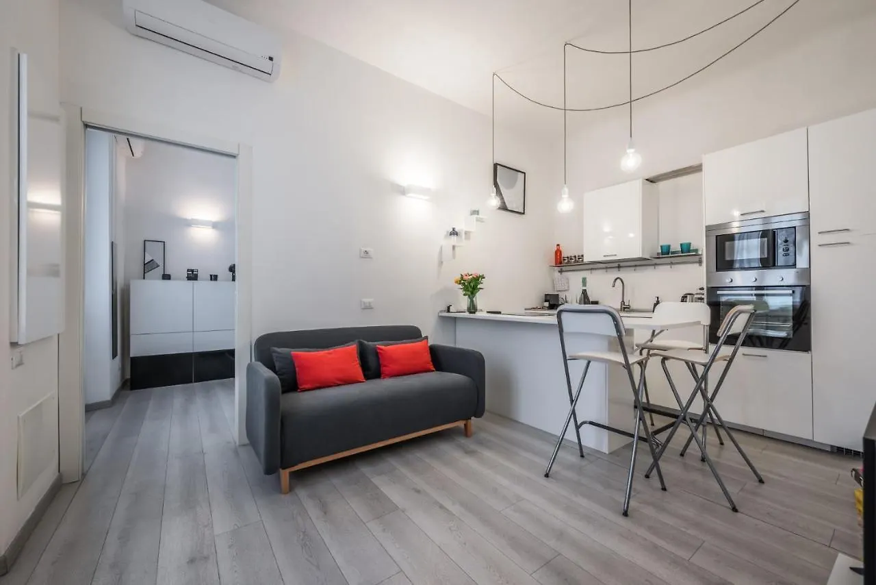The Minimal Chic Home - Isola District Milan Apartment