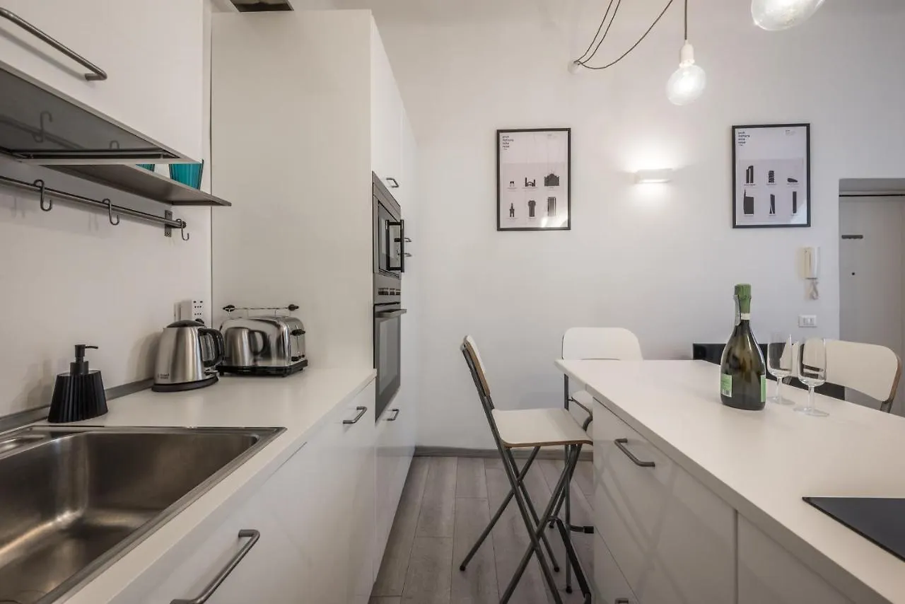 The Minimal Chic Home - Isola District Milan 0*,  Italy