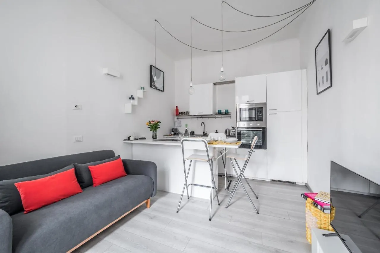 The Minimal Chic Home - Isola District Milan Italy