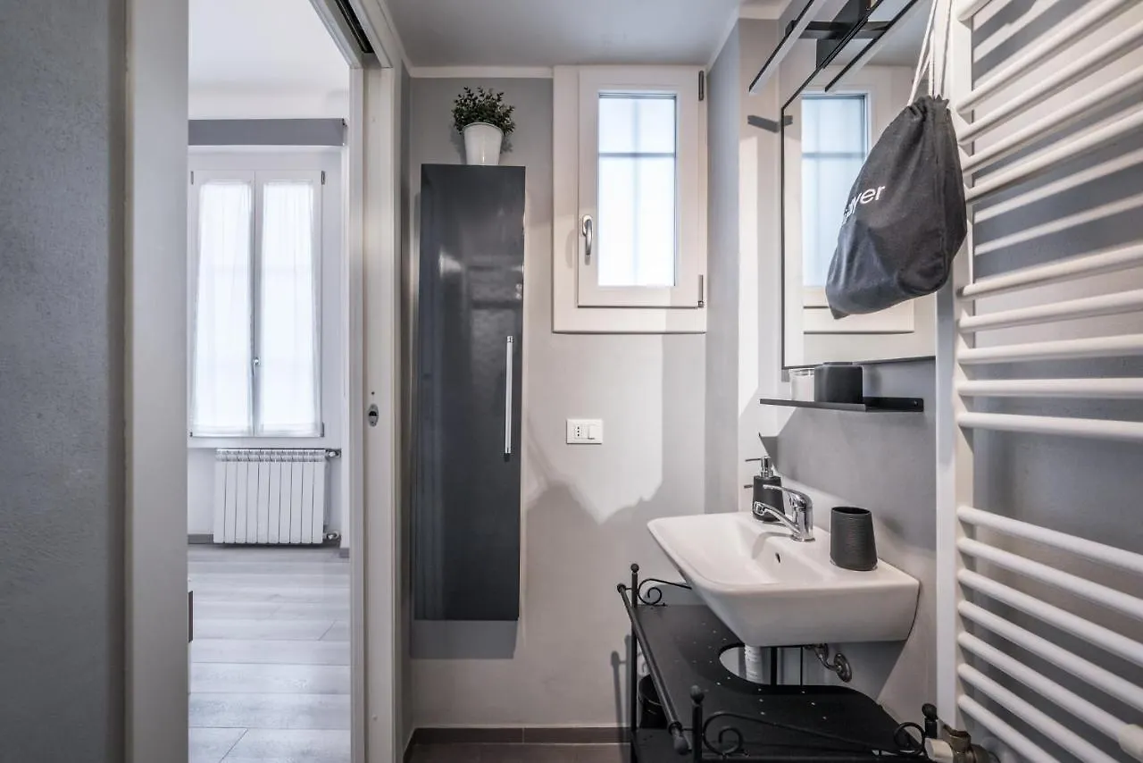 Apartment The Minimal Chic Home - Isola District Milan