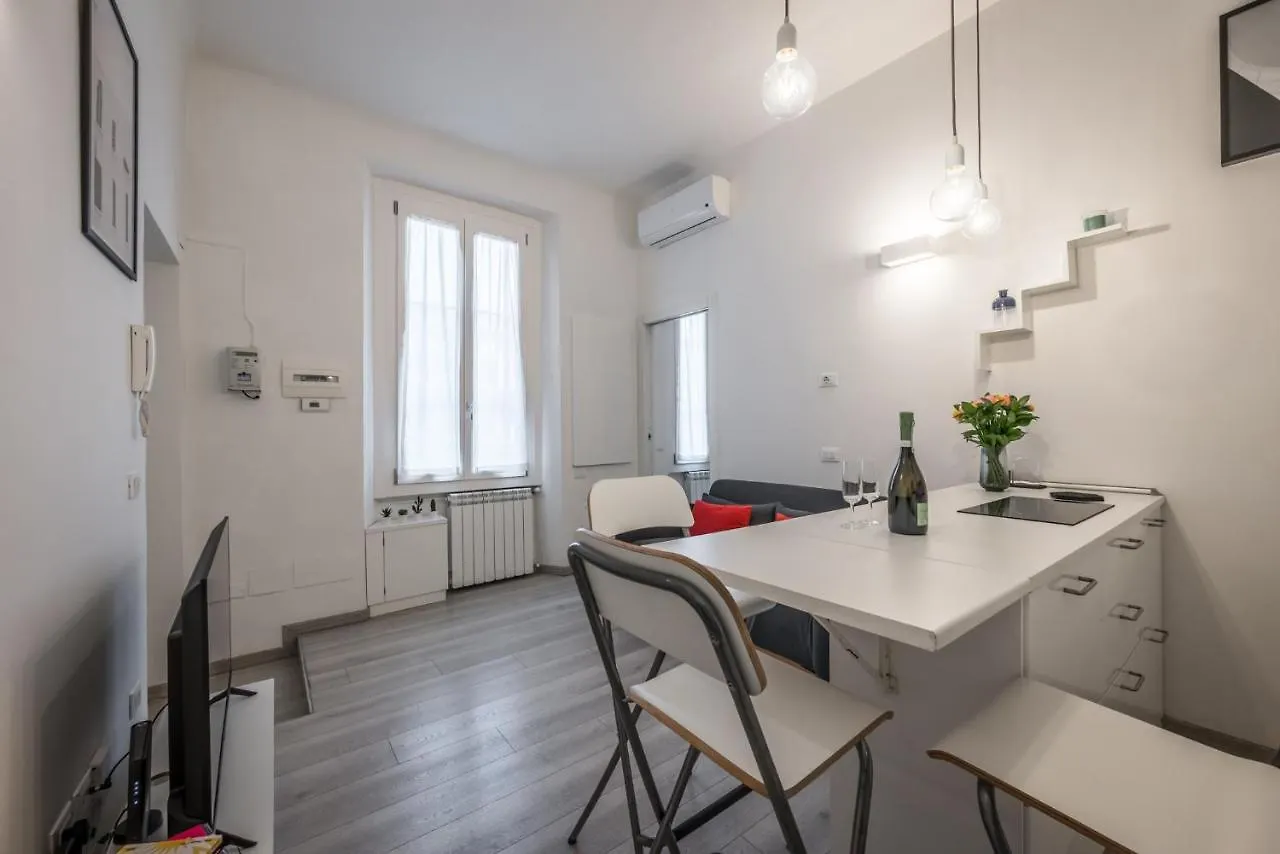The Minimal Chic Home - Isola District Milan Apartment